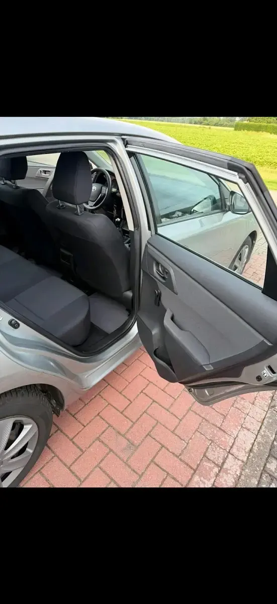 Gebraucht Toyota Auris 101 PS (74 kW) 2016 Silber Limousine