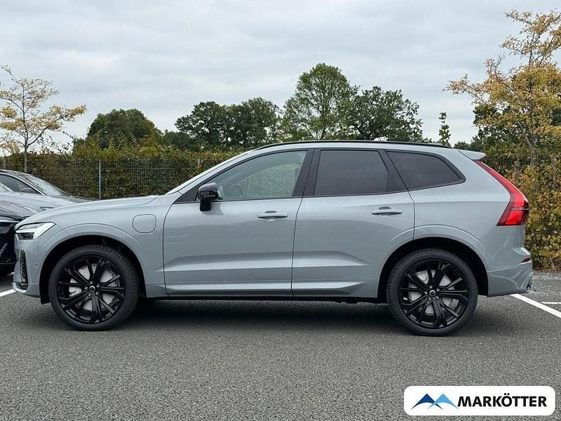Neu Volvo XC60 Plus 455 PS (334 kW) 2025 Grau SUV