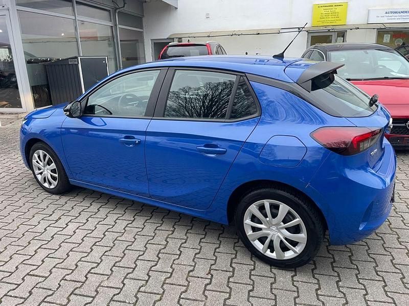 Używany Opel Corsa Edition 101 KM (74 kW) 2022 Niebieski Sedan/Limuzyna