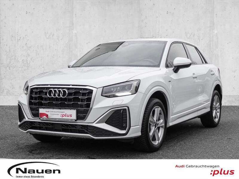 Gletscherweiß metallic Gebraucht 2024 Audi Q2 S-Line SUV | 30.881 € (Fairer Preis) - Bild 1/3
