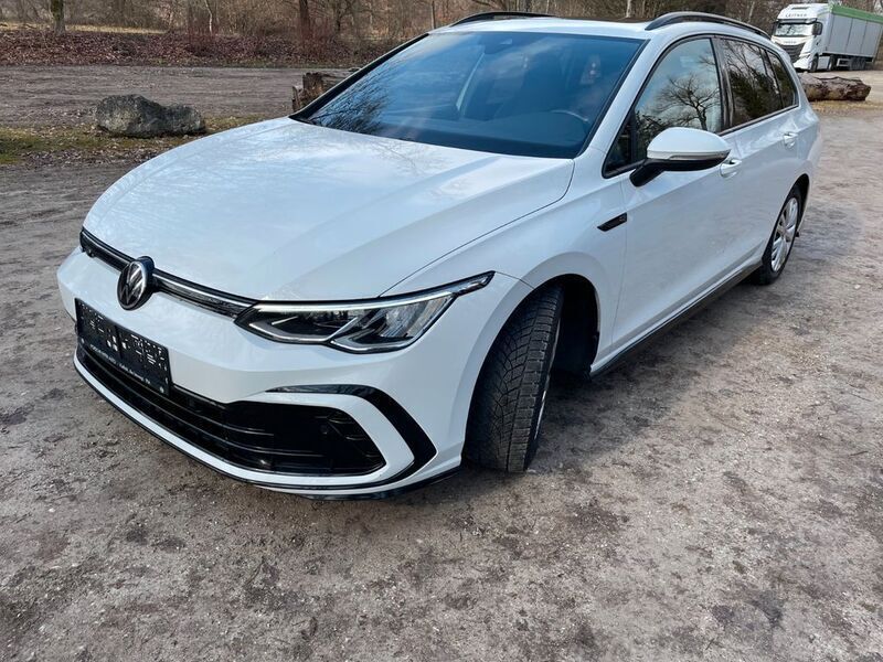 Weiß Gebraucht 2021 VW Golf VIII R-line Kombi | 21.900 € (Guter Preis) - Bild 1/4