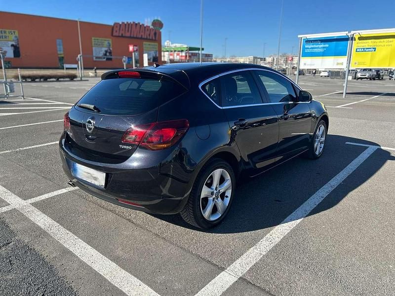 Gebraucht Opel Astra Sport 140 PS (102 kW) 2010 Schwarz Limousine