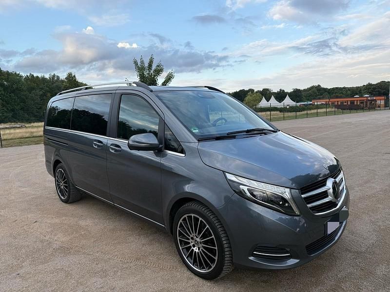 Gebraucht 2018 Mercedes V250 Avantgarde Edition Van / Kleinbus | 46.500 € - Bild 1/4