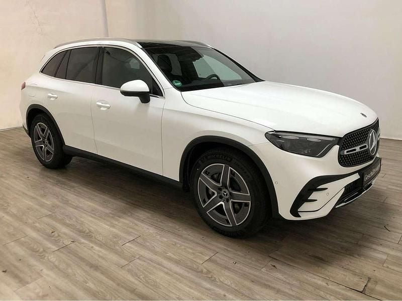 Gebraucht Mercedes GLC220 AMG 197 PS (144 kW) 2023 Polarweiß SUV