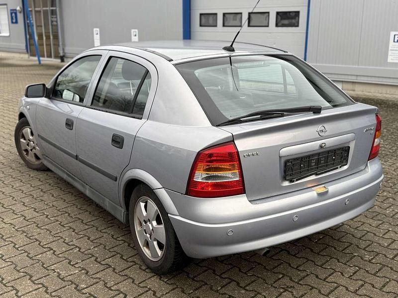 Gebraucht Opel Astra Elegance 84 PS (61 kW) 2002 Silber Kleinwagen