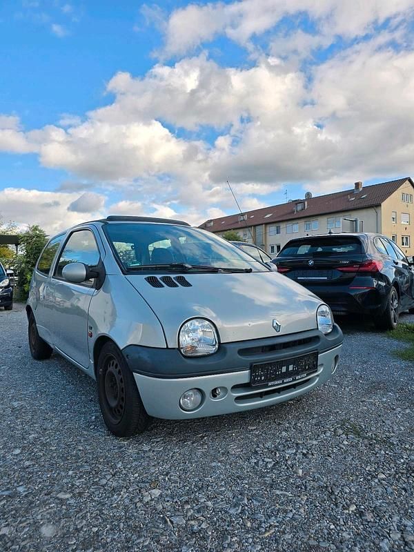 Silber Gebraucht 2001 Renault Twingo Kleinwagen | 1.499 € (Fairer Preis) - Bild 1/4
