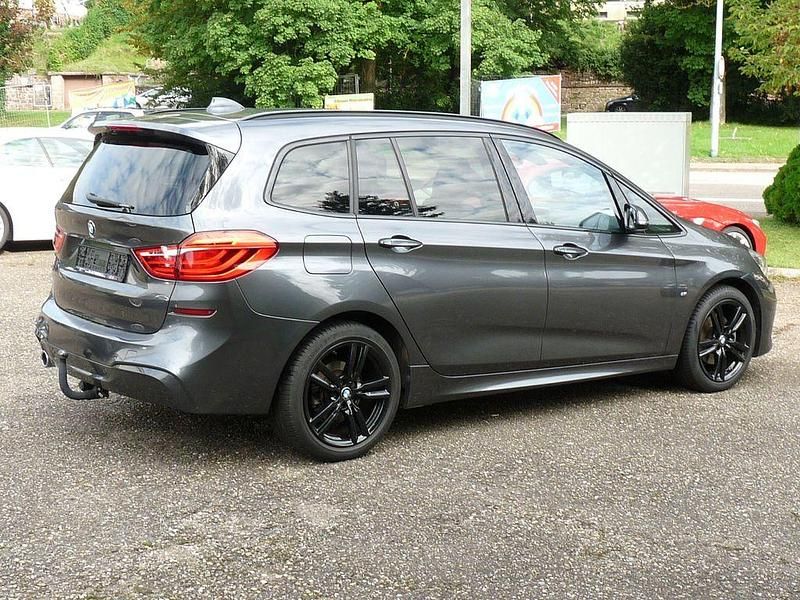 Gebraucht BMW 218 M Sport 140 PS (102 kW) 2021 Grau Van / Kleinbus