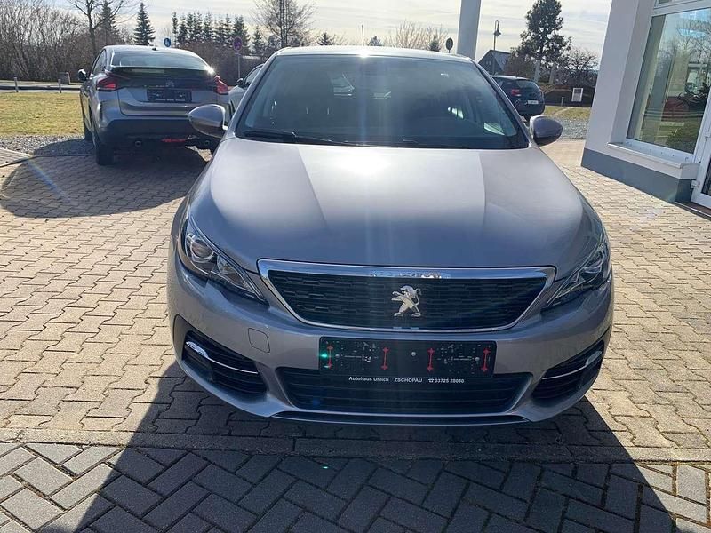 Gebraucht Peugeot 308 Active 131 PS (96 kW) 2020 Artense grau Limousine