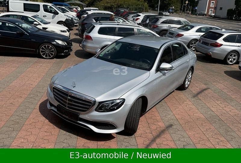 Silber Gebraucht 2016 Mercedes E400 Limousine | 28.790 € (Fairer Preis) - Bild 1/4