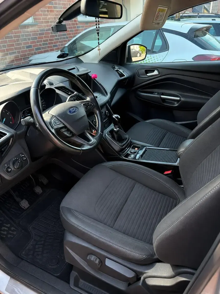 Gebraucht Ford Kuga Titanium 150 PS (110 kW) 2017 Silber SUV