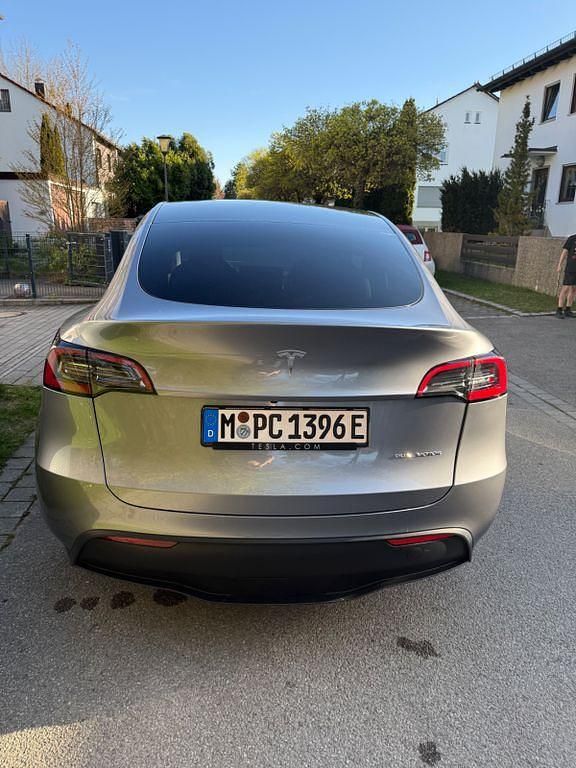 Gebraucht Tesla Model Y Long Range AWD 274 kW (373 PS) 2023 Silber SUV