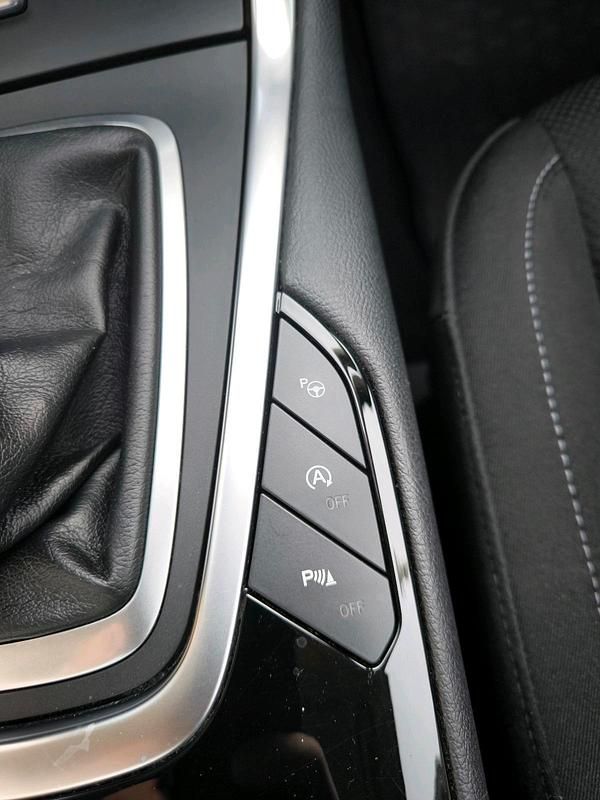 Gebraucht Ford S-MAX Titanium 241 PS (177 kW) 2015 Weiß Van / Kleinbus