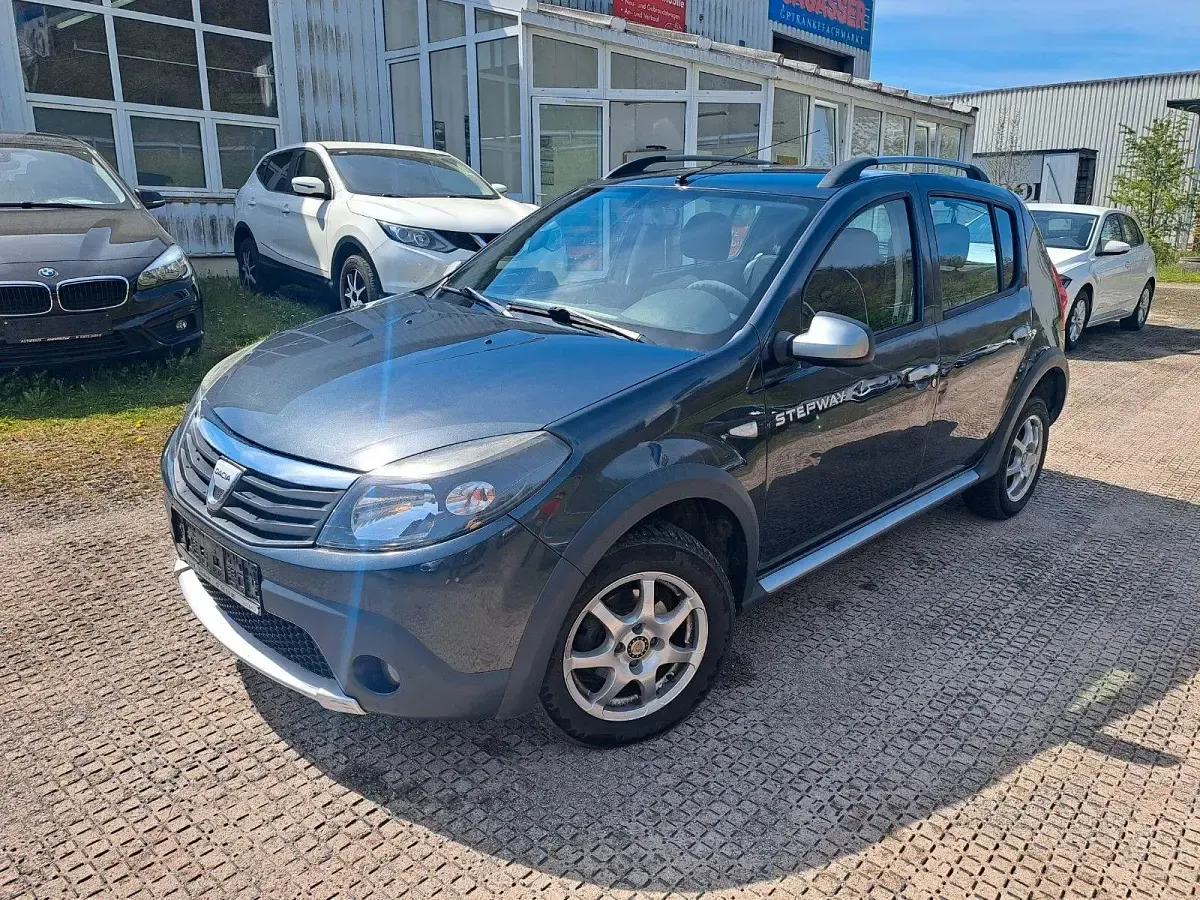 Gebraucht Dacia Sandero Stepway 87 PS (63 kW) 2010 Grau Limousine