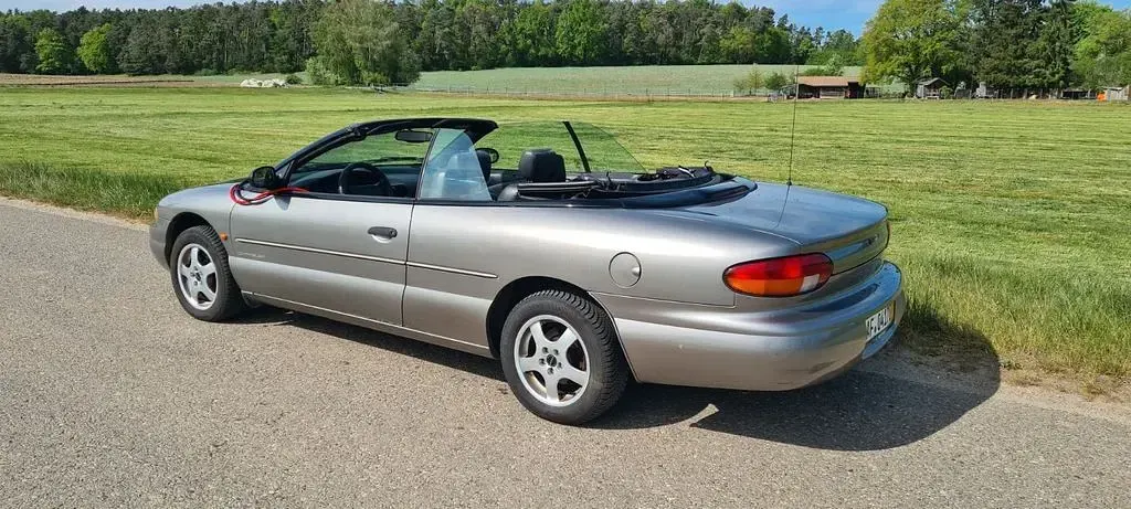 Używany Chrysler Stratus 131 KM (96 kW) 1999 Srebrny Kabriolet