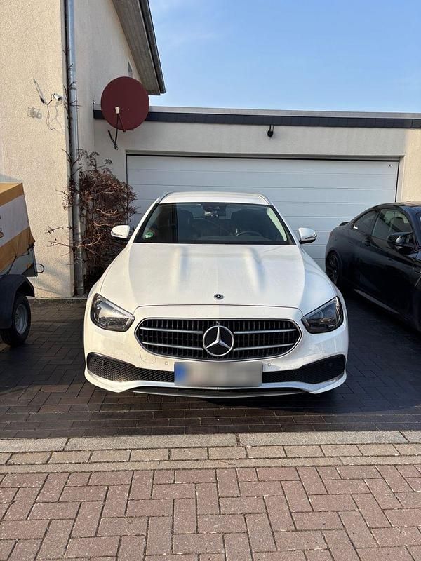 Gebraucht Mercedes E300 306 PS (225 kW) 2021 Weiß Kombi