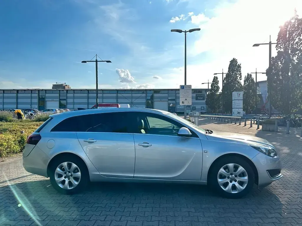 Gebraucht Opel Insignia Edition 120 PS (88 kW) 2015 Silber Kombi
