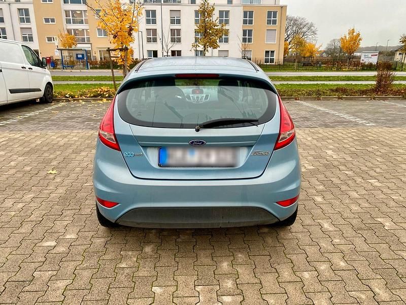 Gebraucht Ford Fiesta 90 PS (66 kW) 2009 Blau Kleinwagen