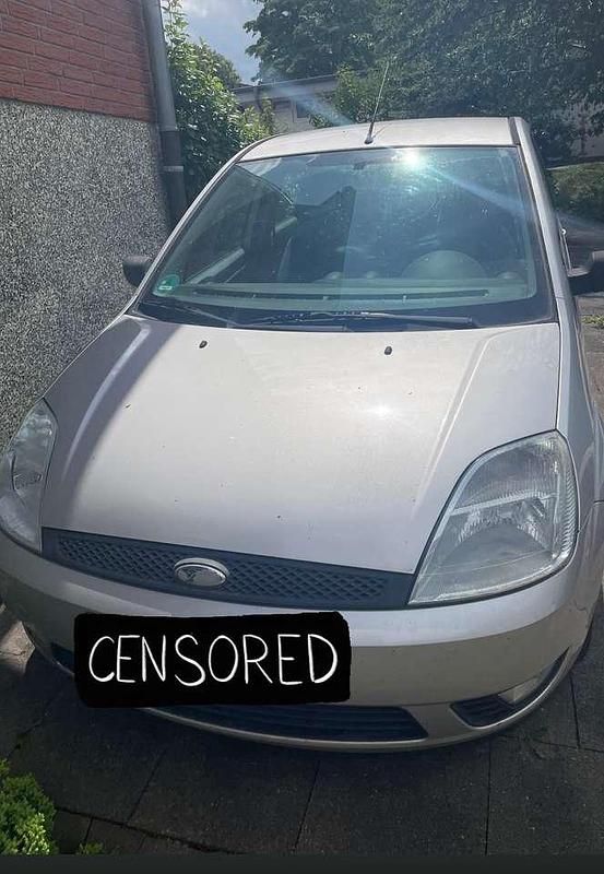 Silber Gebraucht 2005 Ford Fiesta Kleinwagen | 500 € (Guter Preis) - Bild 1/2