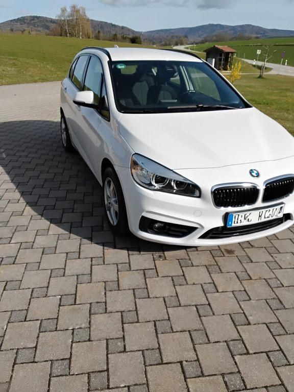 Gebraucht BMW 218 Active Tourer Advantage 150 PS (110 kW) 2017 Weiß Van / Kleinbus