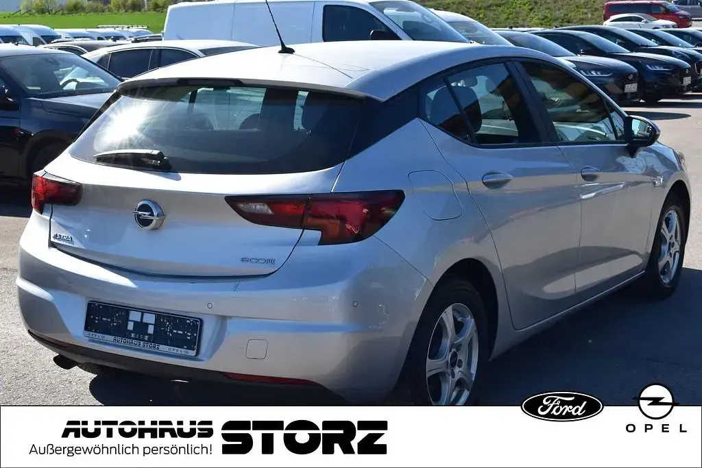 Gebraucht Opel Astra Selection 105 PS (77 kW) 2016 Silber Limousine
