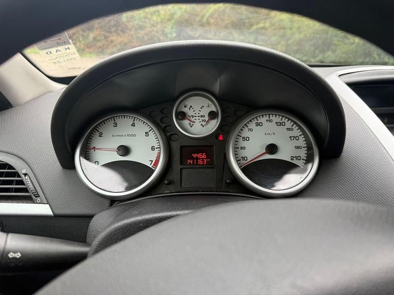 Schwarz Gebraucht 2006 Peugeot 207 Filou Limousine | 1.700 € (Fairer Preis) - Bild 1/4