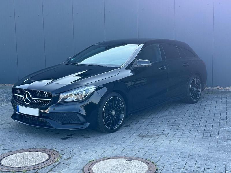 Schwarz Gebraucht 2016 Mercedes CLA180 Shooting Brake AMG line Kombi | 15.990 € (Fairer Preis) - Bild 1/4