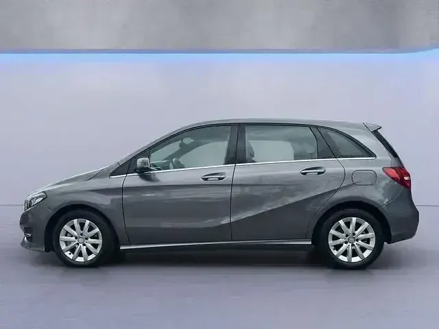 Gebraucht Mercedes B200 136 PS (100 kW) 2018 Mountaingraumet. Van / Kleinbus