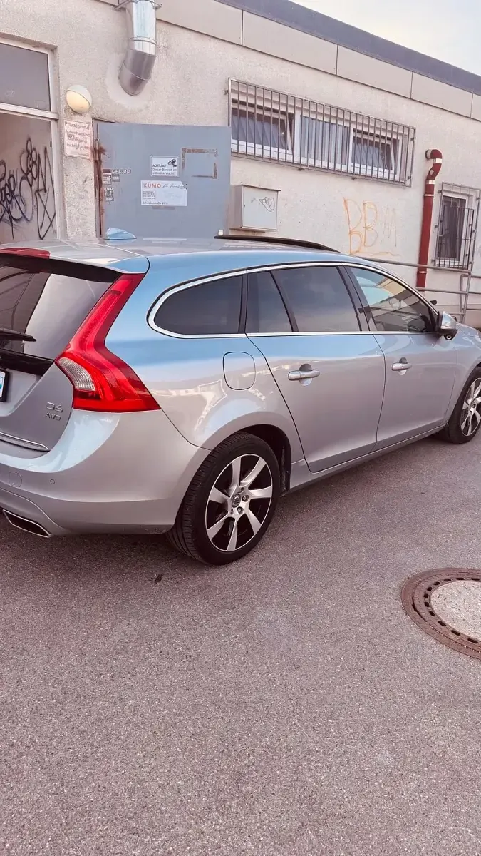 Gebraucht Volvo V60 220 PS (161 kW) 2013 Grau Kombi