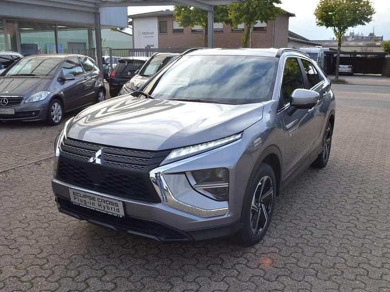 Platinumgrau (m) Gebraucht 2022 Mitsubishi Eclipse Cross Basis SUV | 19.990 € (Superpreis) - Bild 1/4