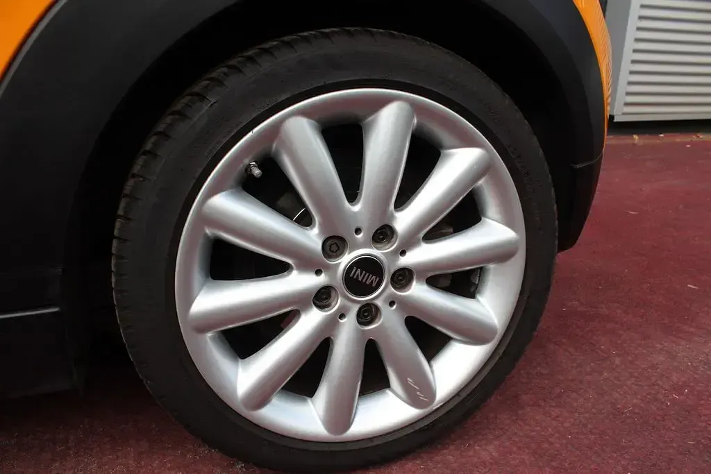 Gebraucht Mini John Cooper Works 136 PS (100 kW) 2015 Orange Kleinwagen