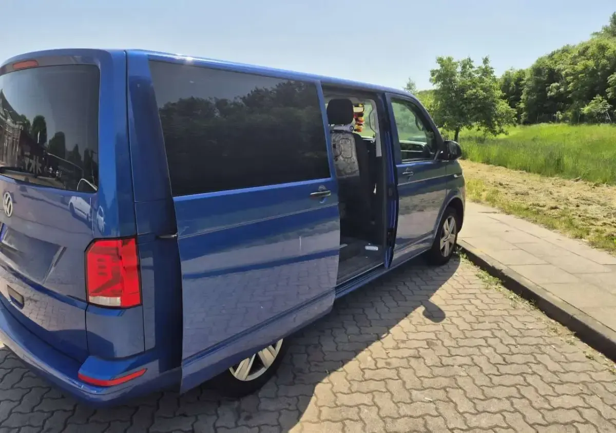 Gebraucht VW Multivan Trendline 150 PS (110 kW) 2020 Blau Van / Kleinbus
