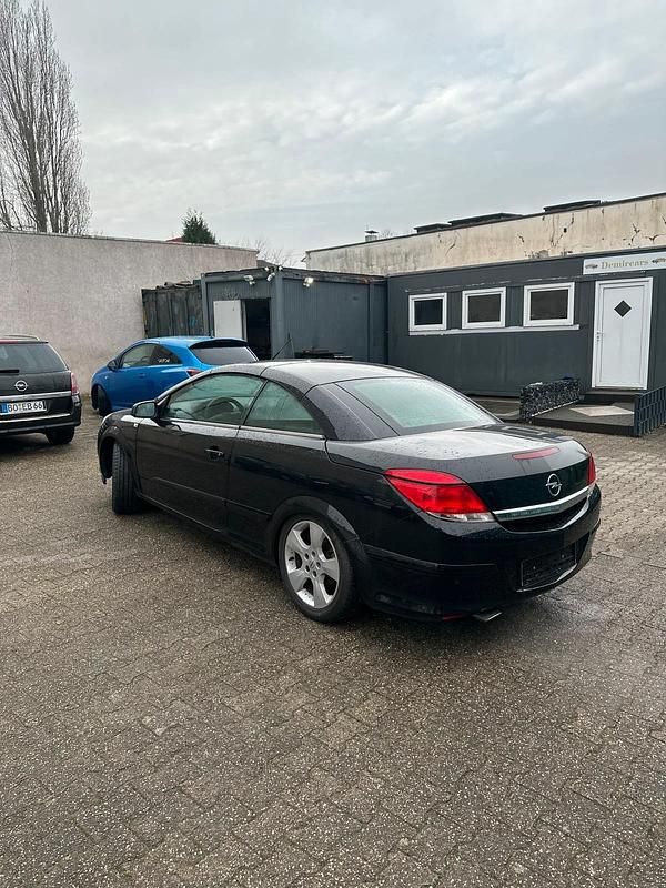 Gebraucht Opel Astra Cabriolet 105 PS (77 kW) 2007 Schwarz Cabrio