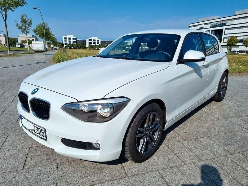 Weiß Gebraucht 2012 BMW 116 Kleinwagen | 6.790 € (Fairer Preis) - Bild 1/4