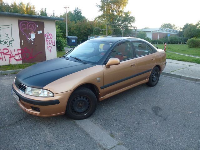 Gebraucht Mitsubishi Carisma 125 PS (91 kW) 2000 Braun metallic Limousine