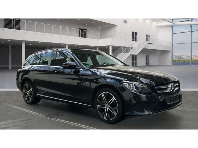 Schwarz Gebraucht 2021 Mercedes C300e Avantgarde Kombi | 22.750 € (Superpreis) - Bild 1/3
