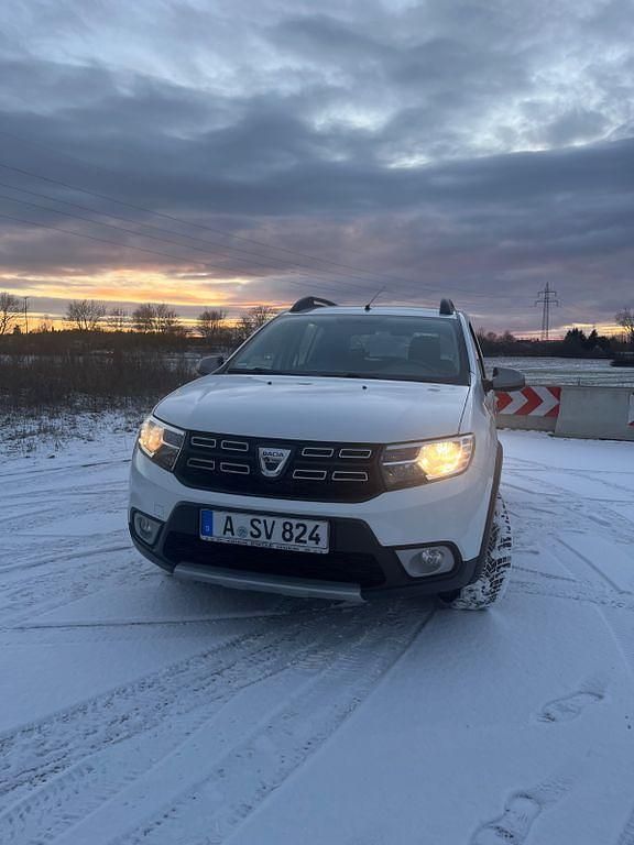 Weiß Gebraucht 2019 Dacia Sandero Prestige Limousine | 9.900 € (Fairer Preis) - Bild 1/4