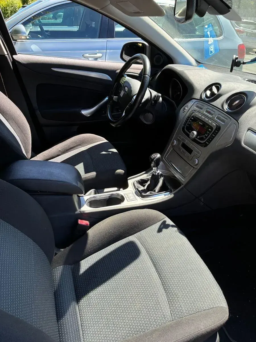 Gebraucht Ford Mondeo Trend 131 PS (96 kW) 2008 Silber Limousine