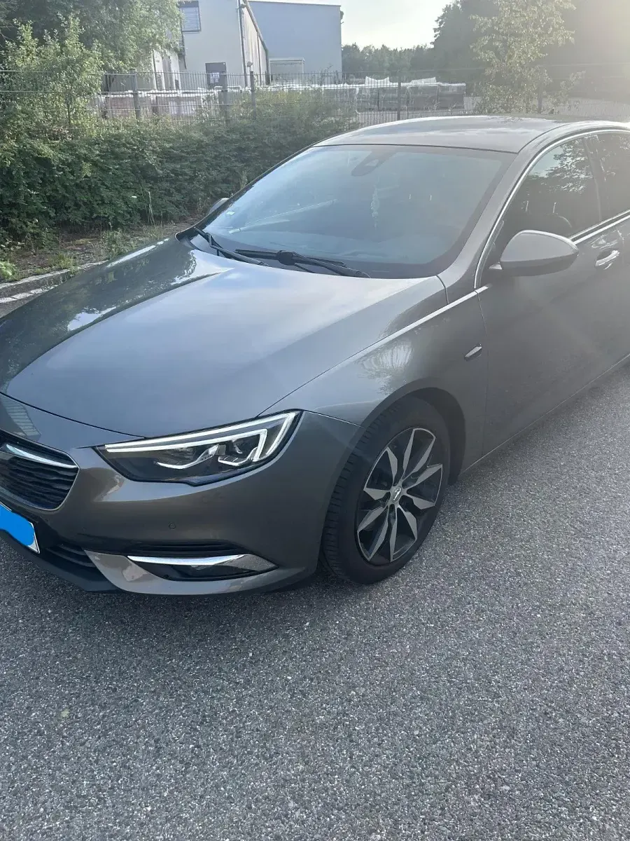 Gebraucht Opel Insignia 136 PS (100 kW) 2018 Grau Limousine