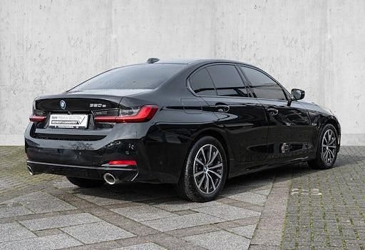 Gebraucht BMW 320e Luxury Line 204 PS (150 kW) 2023 Schwarz Limousine