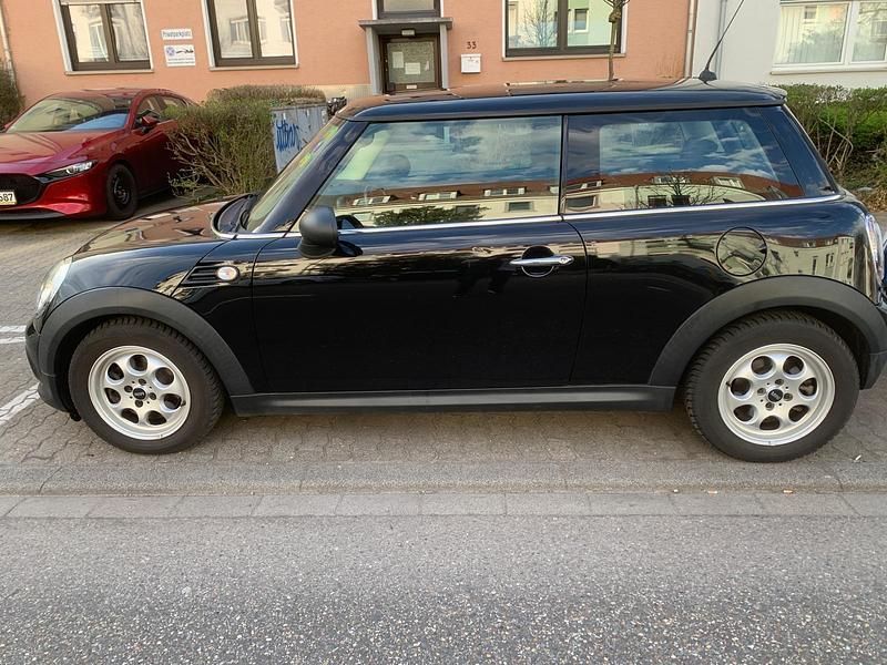 Gebraucht Mini ONE 98 PS (72 kW) 2012 Schwarz Kleinwagen