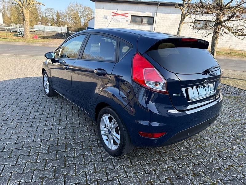 Gebraucht Ford Fiesta Celebration 101 PS (74 kW) 2017 Blau Limousine