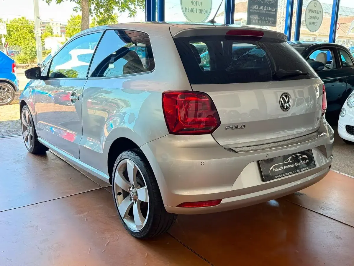 Gebraucht VW Polo Comfortline 60 PS (44 kW) 2016 Silber Limousine