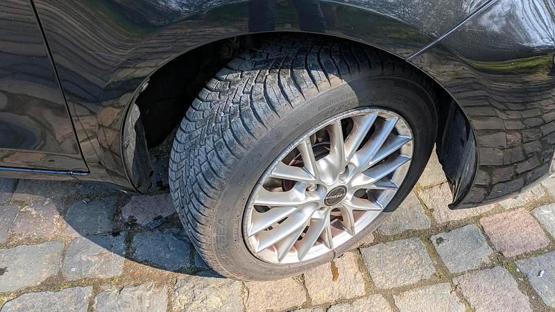 Gebraucht Toyota Yaris 99 PS (72 kW) 2011 Schwarz Kleinwagen