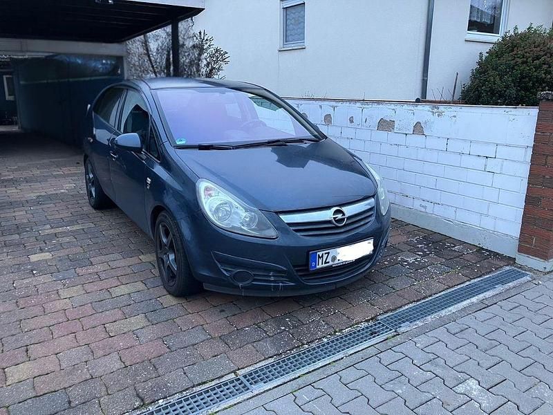 Grau Gebraucht 2010 Opel Corsa Edition Limousine | 1.800 € (Superpreis) - Bild 1/4