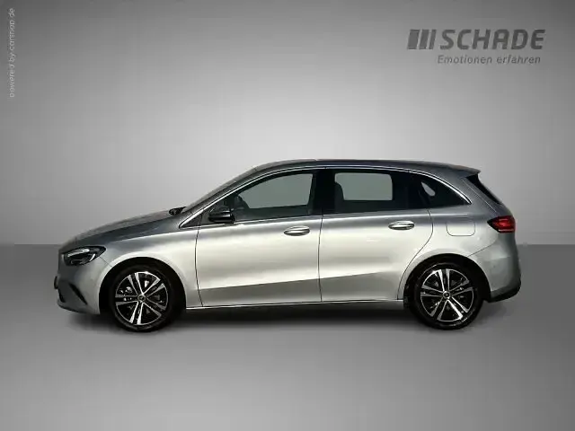 Gebraucht Mercedes B180 Progressive 116 PS (85 kW) 2024 Silber Van / Kleinbus
