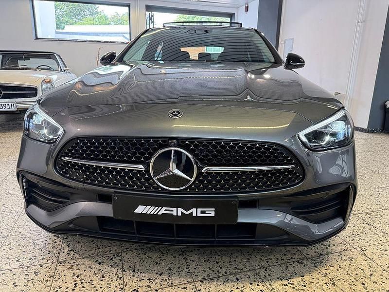 Grau Neu 2025 Mercedes C200 AMG Limousine | 52.895 € (Fairer Preis) - Bild 1/4