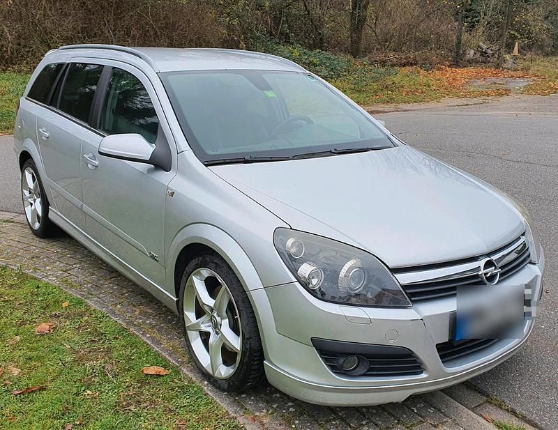 Grau Gebraucht 2006 Opel Astra OPC Kombi | 3.800 € - Bild 1/4