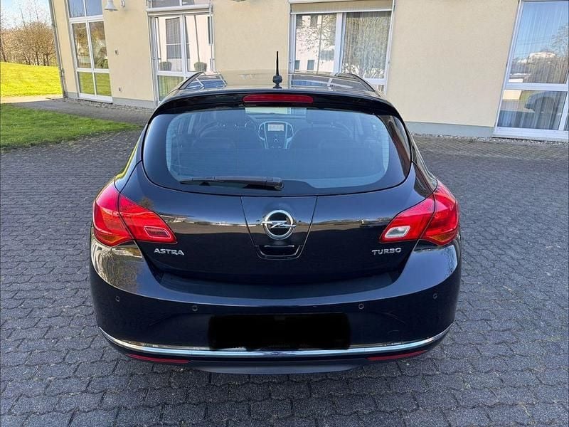 Gebraucht Opel Astra Edition 140 PS (102 kW) 2015 Schwarz Limousine