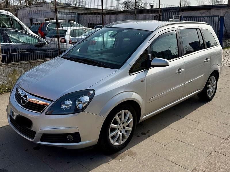 Gebraucht Opel Zafira Edition 140 PS (102 kW) 2005 Silber Van / Kleinbus
