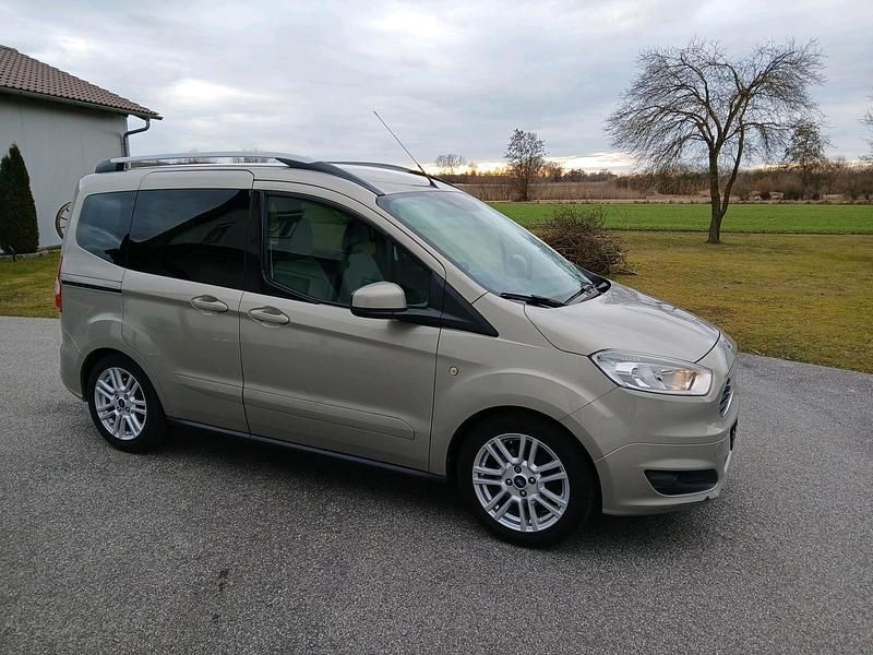Gebraucht Ford Tourneo Courier 100 PS (73 kW) 2014 Grau Van / Kleinbus